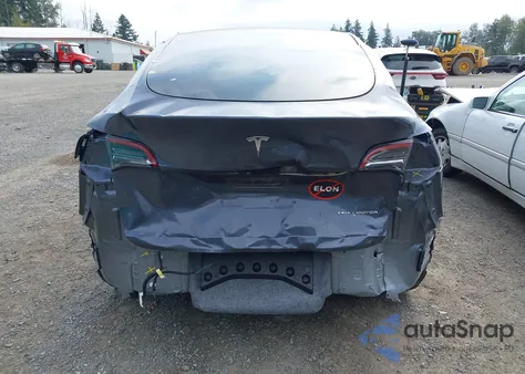 2023 Tesla Model Y z USA, uszkodzony, nr VIN 7SAYGDEE8PF904042